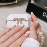 ملصقات أظافر جل (شبه صلبة) - فرنسي مع خط فضي